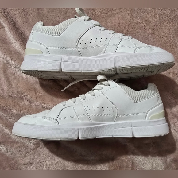 ON Running The Roger Clubhouse Tennis Sneakers White Size 10W - Picture 6 of 10